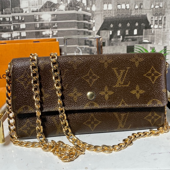 Louis Vuitton Handbags - Authentic Louis Vuitton Monogram Sarah Wallet